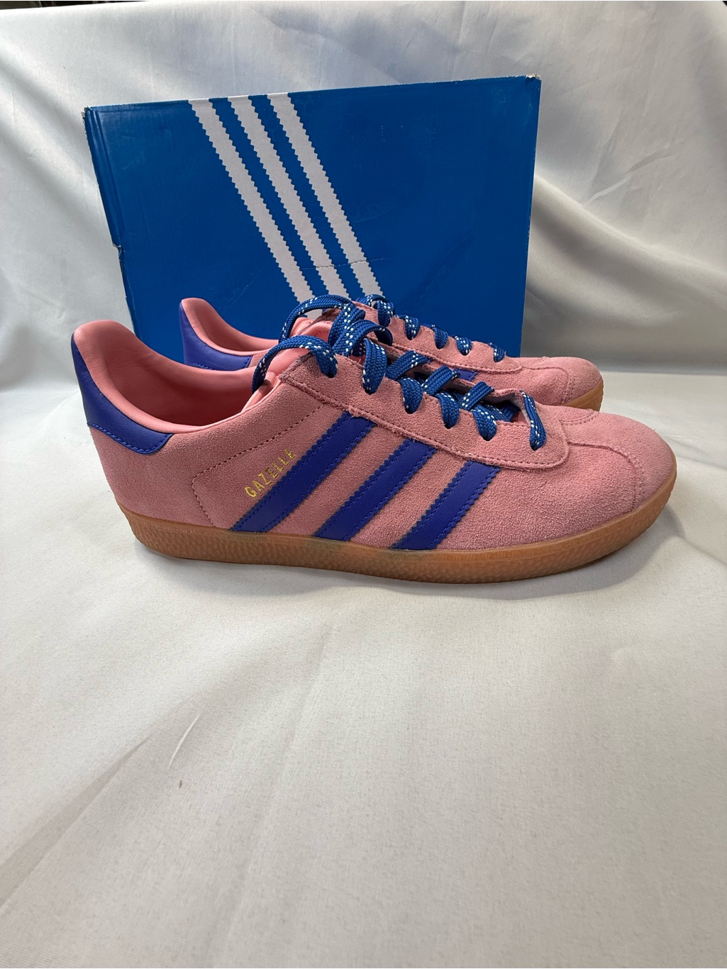 Nwot Adidas Gazelle J Ig9153 Pink &Blue Gum Sole Sneakers Youth 5.5 Women’s 7.5